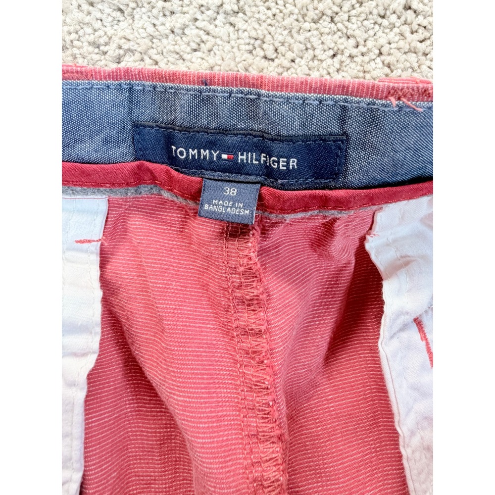 Tommy Hilfiger Mens Chino Shorts Size 38 Salmon Pink Coral Striped Flat Front - Picture 3 of 5